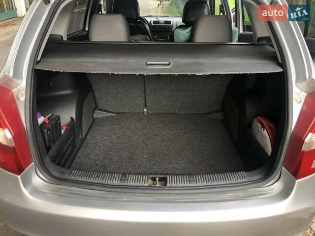 Серый Шкода Фабия, объемом двигателя 1.4 л и пробегом 210 тыс. км за 4500 $, фото 8 на Automoto.ua