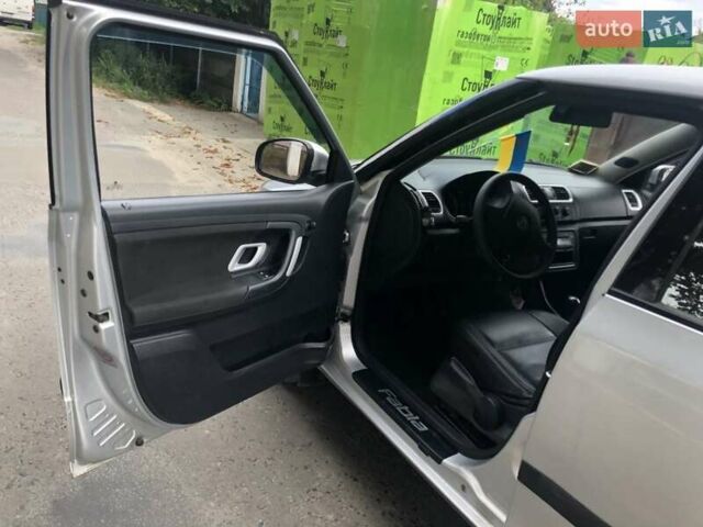 Серый Шкода Фабия, объемом двигателя 1.4 л и пробегом 210 тыс. км за 4500 $, фото 9 на Automoto.ua