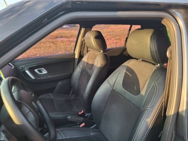 Серый Шкода Фабия, объемом двигателя 1.4 л и пробегом 312 тыс. км за 4000 $, фото 4 на Automoto.ua