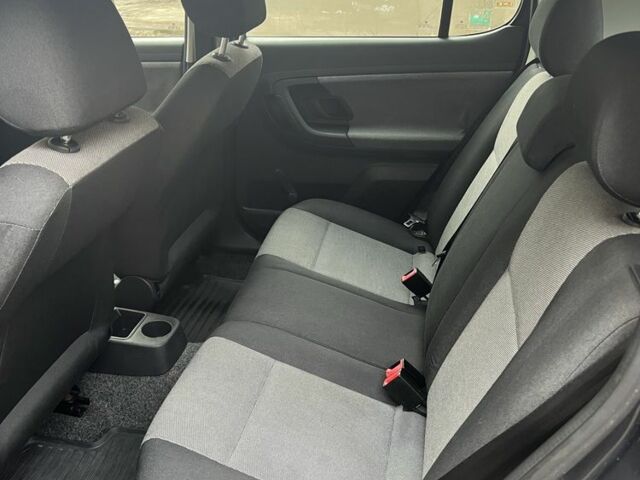 Шкода Фабия 2008 в Львове на Automoto.ua Серый Шкода Фабия, объемом двигателя 1.2 л и пробегом 225 тыс. км за 4200 $, фото 5 на Automoto.ua