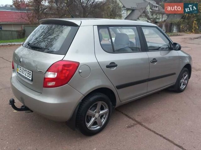 Серый Шкода Фабия, объемом двигателя 1.2 л и пробегом 113 тыс. км за 5100 $, фото 3 на Automoto.ua