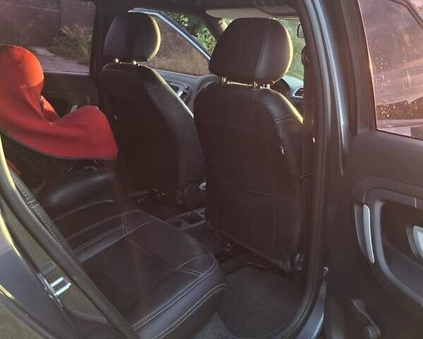 Серый Шкода Фабия, объемом двигателя 1.39 л и пробегом 312 тыс. км за 4000 $, фото 2 на Automoto.ua