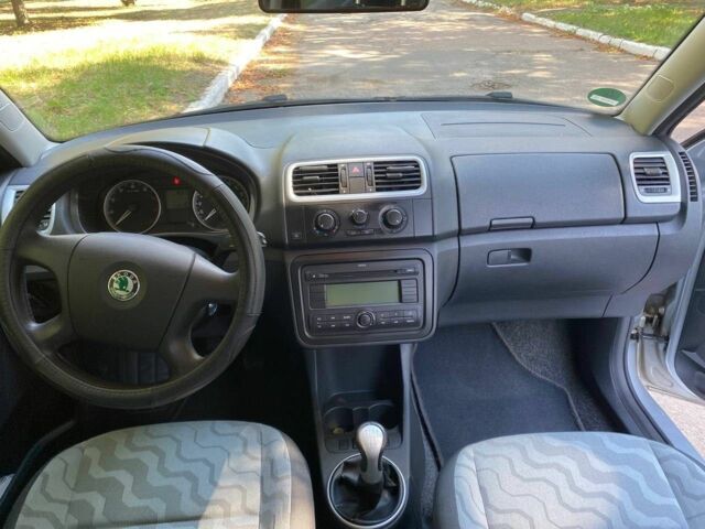 Серый Шкода Фабия, объемом двигателя 0 л и пробегом 218 тыс. км за 5100 $, фото 5 на Automoto.ua