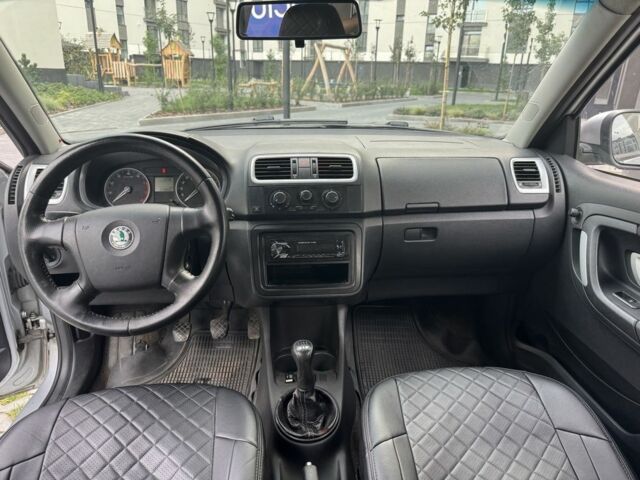 Серый Шкода Фабия, объемом двигателя 1.6 л и пробегом 280 тыс. км за 5000 $, фото 4 на Automoto.ua