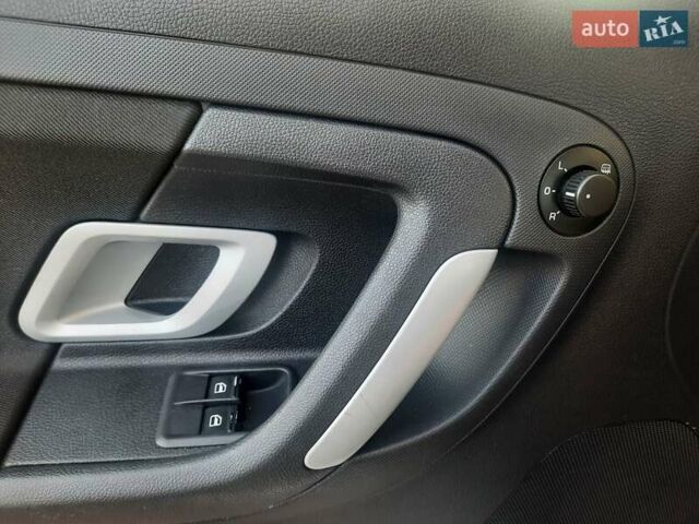 Сірий Шкода Фабія, об'ємом двигуна 1.39 л та пробігом 182 тис. км за 5200 $, фото 16 на Automoto.ua