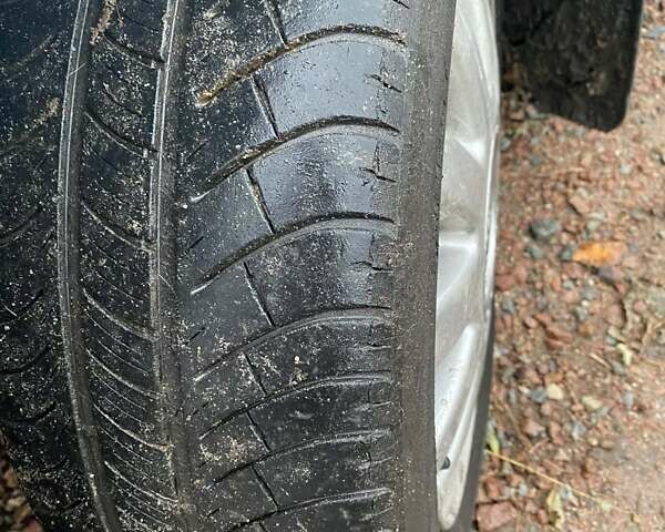 Серый Шкода Фабия, объемом двигателя 1.2 л и пробегом 230 тыс. км за 3900 $, фото 3 на Automoto.ua