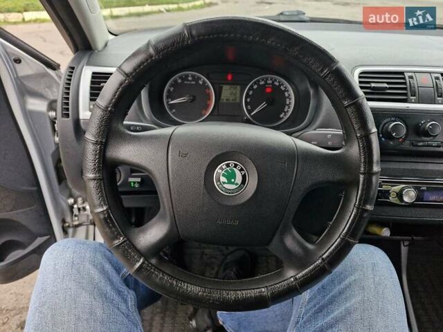 Сірий Шкода Фабія, об'ємом двигуна 1.4 л та пробігом 185 тис. км за 5999 $, фото 19 на Automoto.ua