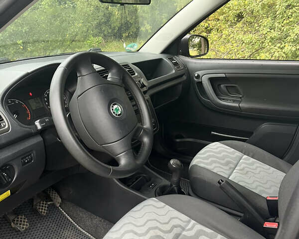 Серый Шкода Фабия, объемом двигателя 1.39 л и пробегом 224 тыс. км за 6200 $, фото 5 на Automoto.ua