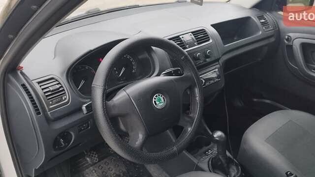 Серый Шкода Фабия, объемом двигателя 1.2 л и пробегом 314 тыс. км за 3950 $, фото 9 на Automoto.ua