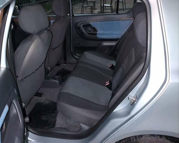 Серый Шкода Фабия, объемом двигателя 1.39 л и пробегом 154 тыс. км за 4999 $, фото 8 на Automoto.ua