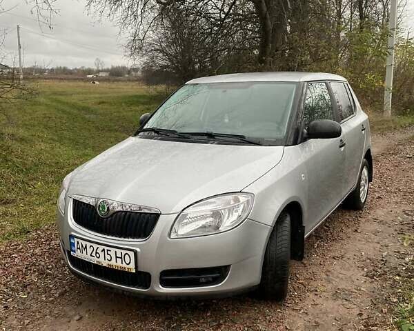 Серый Шкода Фабия, объемом двигателя 1.2 л и пробегом 230 тыс. км за 3900 $, фото 4 на Automoto.ua