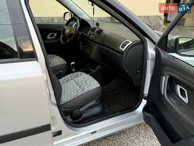 Шкода Фабия 2008 в Коломые на Automoto.ua Серый Шкода Фабия, объемом двигателя 1.2 л и пробегом 126 тыс. км за 5499 $, фото 15 на Automoto.ua