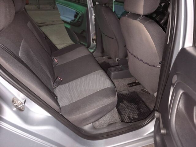 Серый Шкода Фабия, объемом двигателя 1.4 л и пробегом 154 тыс. км за 4999 $, фото 6 на Automoto.ua