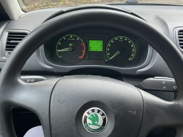 Шкода Фабия 2008 в Львове на Automoto.ua Серый Шкода Фабия, объемом двигателя 1.2 л и пробегом 225 тыс. км за 4200 $, фото 7 на Automoto.ua