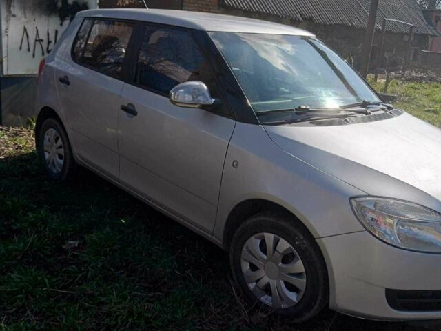 Серый Шкода Фабия, объемом двигателя 1.2 л и пробегом 200 тыс. км за 3500 $, фото 3 на Automoto.ua