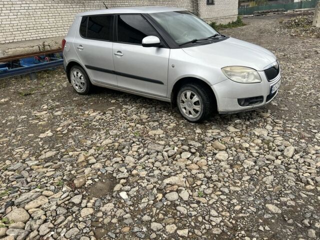 Серый Шкода Фабия, объемом двигателя 1.4 л и пробегом 370 тыс. км за 4100 $, фото 2 на Automoto.ua