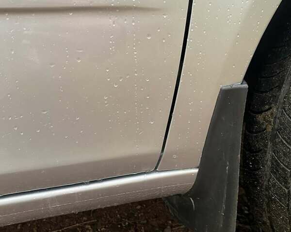 Серый Шкода Фабия, объемом двигателя 1.2 л и пробегом 230 тыс. км за 3900 $, фото 8 на Automoto.ua