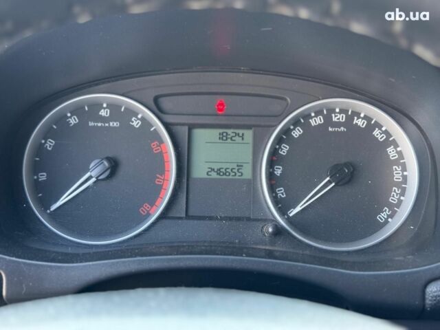 Сірий Шкода Фабія, об'ємом двигуна 1.4 л та пробігом 246 тис. км за 4890 $, фото 23 на Automoto.ua
