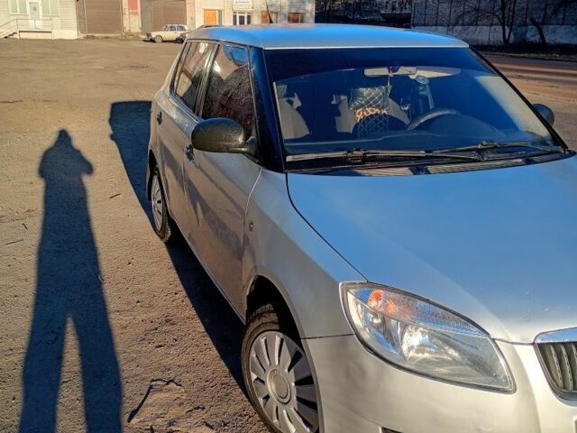 Сірий Шкода Фабія, об'ємом двигуна 1.2 л та пробігом 305 тис. км за 3500 $, фото 2 на Automoto.ua