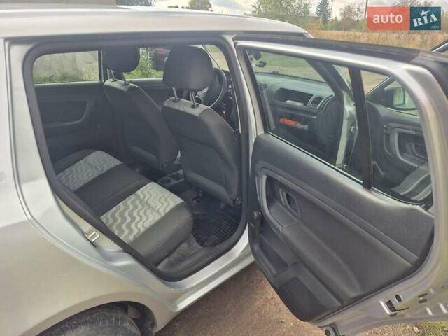 Серый Шкода Фабия, объемом двигателя 1.2 л и пробегом 160 тыс. км за 5200 $, фото 3 на Automoto.ua
