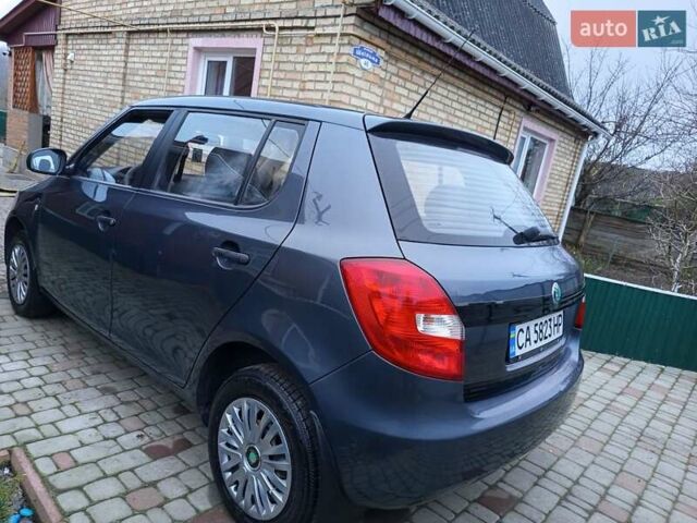 Серый Шкода Фабия, объемом двигателя 1.2 л и пробегом 210 тыс. км за 3950 $, фото 1 на Automoto.ua
