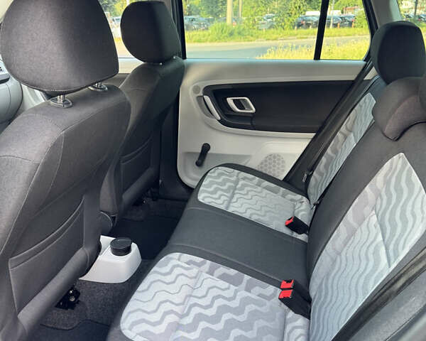 Сірий Шкода Фабія, об'ємом двигуна 1.4 л та пробігом 229 тис. км за 4999 $, фото 13 на Automoto.ua