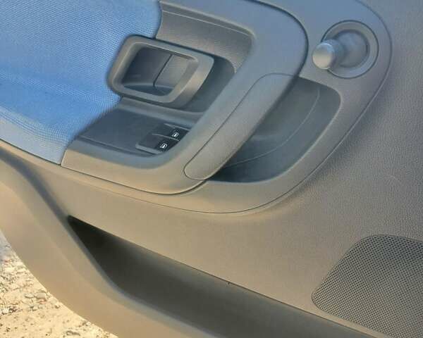 Сірий Шкода Фабія, об'ємом двигуна 1.2 л та пробігом 271 тис. км за 3500 $, фото 2 на Automoto.ua