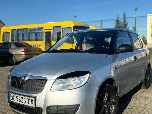 Серый Шкода Фабия, объемом двигателя 1.4 л и пробегом 236 тыс. км за 3650 $, фото 1 на Automoto.ua