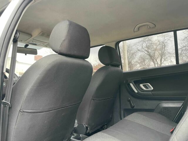 Серый Шкода Фабия, объемом двигателя 1.3 л и пробегом 195 тыс. км за 4200 $, фото 8 на Automoto.ua