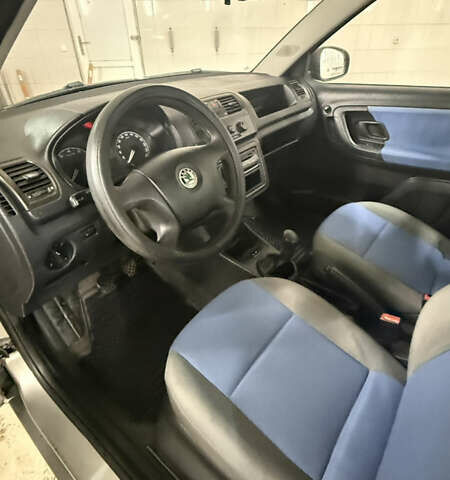 Сірий Шкода Фабія, об'ємом двигуна 1.25 л та пробігом 148 тис. км за 4950 $, фото 6 на Automoto.ua