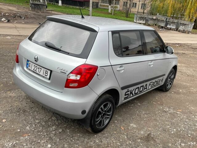 Серый Шкода Фабия, объемом двигателя 1.3 л и пробегом 195 тыс. км за 4200 $, фото 5 на Automoto.ua