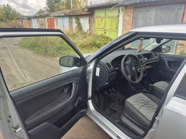 Сірий Шкода Фабія, об'ємом двигуна 1.2 л та пробігом 160 тис. км за 5200 $, фото 3 на Automoto.ua