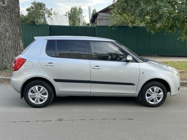 Сірий Шкода Фабія, об'ємом двигуна 1.4 л та пробігом 235 тис. км за 4250 $, фото 3 на Automoto.ua