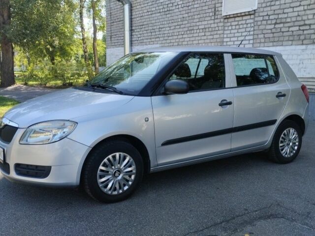 Сірий Шкода Фабія, об'ємом двигуна 1.2 л та пробігом 190 тис. км за 4700 $, фото 1 на Automoto.ua