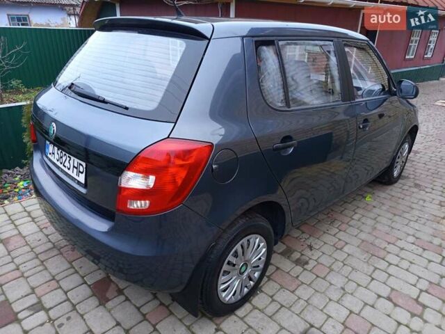 Серый Шкода Фабия, объемом двигателя 1.2 л и пробегом 210 тыс. км за 3950 $, фото 3 на Automoto.ua