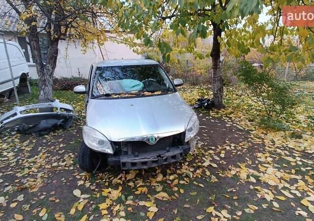 Серый Шкода Фабия, объемом двигателя 1.2 л и пробегом 270 тыс. км за 2500 $, фото 7 на Automoto.ua