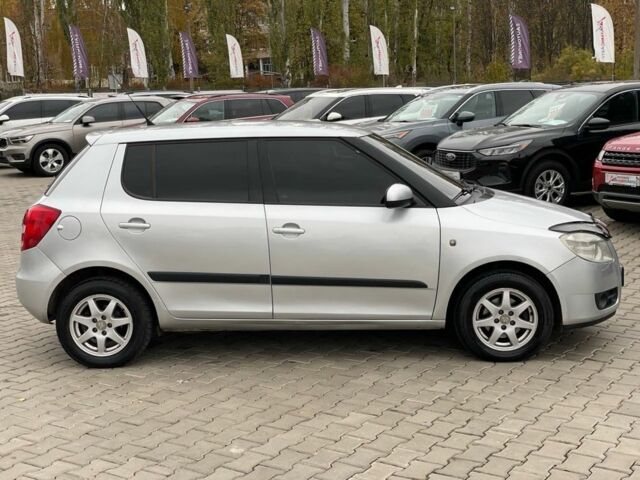 Шкода Фабия 2008 в Кривом Роге на Automoto.ua Серый Шкода Фабия, объемом двигателя 1.4 л и пробегом 335 тыс. км за 4600 $, фото 5 на Automoto.ua