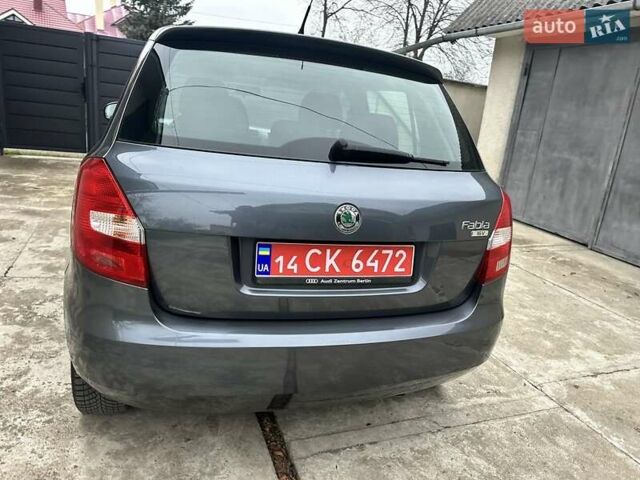 Сірий Шкода Фабія, об'ємом двигуна 1.4 л та пробігом 180 тис. км за 5300 $, фото 3 на Automoto.ua