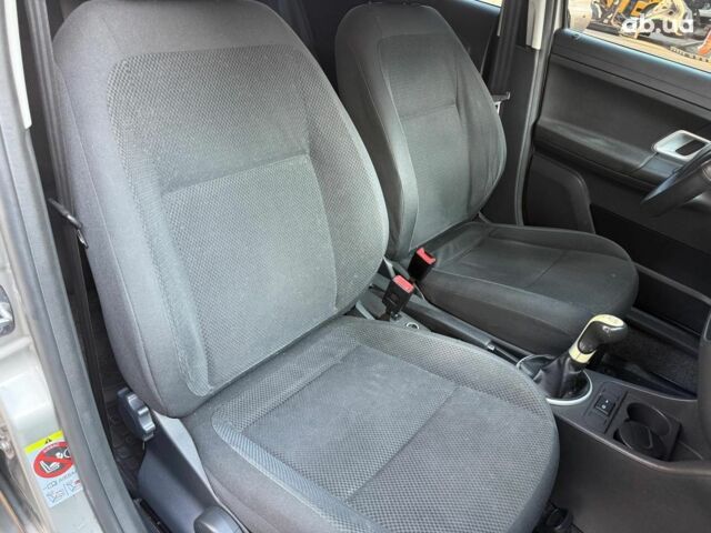 Сірий Шкода Фабія, об'ємом двигуна 1.4 л та пробігом 246 тис. км за 4890 $, фото 14 на Automoto.ua