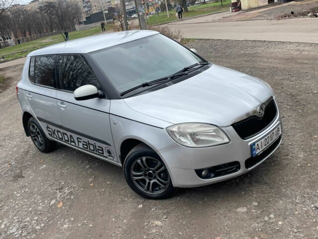 Серый Шкода Фабия, объемом двигателя 1.3 л и пробегом 195 тыс. км за 4200 $, фото 1 на Automoto.ua