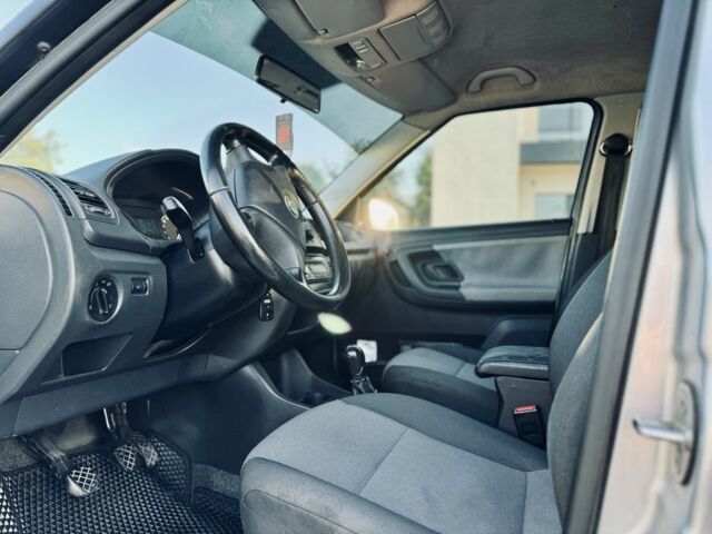 Серый Шкода Фабия, объемом двигателя 1.4 л и пробегом 245 тыс. км за 4699 $, фото 6 на Automoto.ua