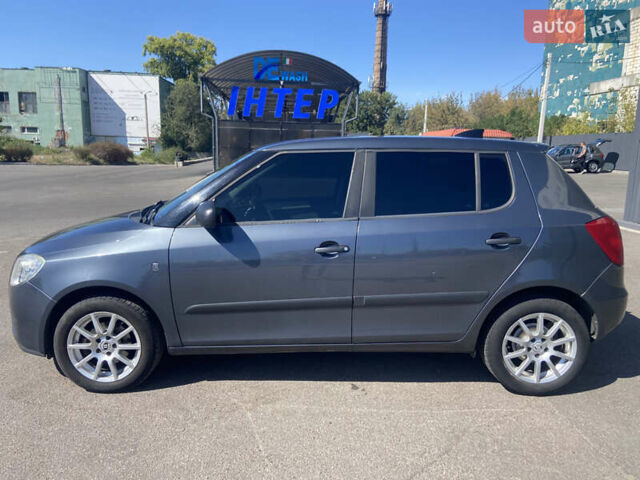 Сірий Шкода Фабія, об'ємом двигуна 1.2 л та пробігом 212 тис. км за 5800 $, фото 2 на Automoto.ua