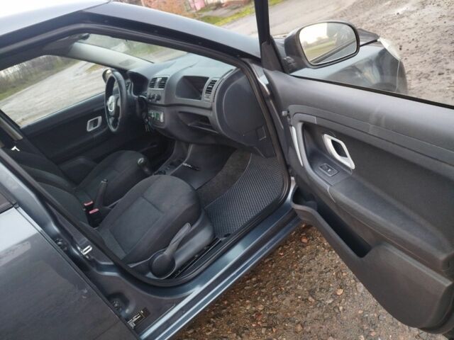 Серый Шкода Фабия, объемом двигателя 1.2 л и пробегом 143 тыс. км за 4500 $, фото 20 на Automoto.ua