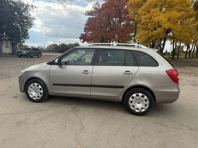 Сірий Шкода Фабія, об'ємом двигуна 1.6 л та пробігом 180 тис. км за 4800 $, фото 2 на Automoto.ua