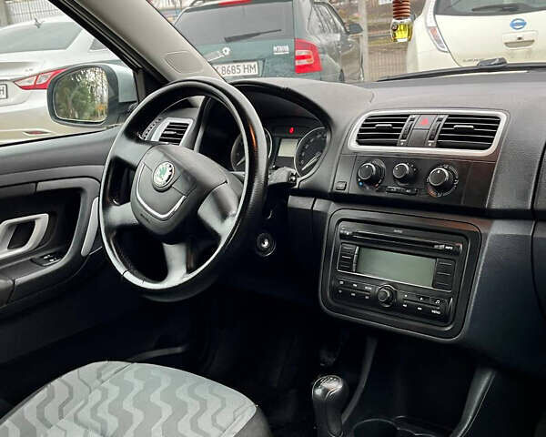 Сірий Шкода Фабія, об'ємом двигуна 1.39 л та пробігом 187 тис. км за 4100 $, фото 10 на Automoto.ua