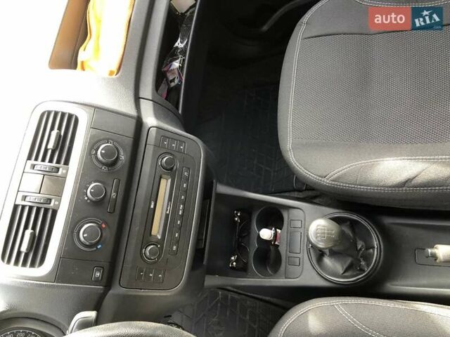 Серый Шкода Фабия, объемом двигателя 1.2 л и пробегом 184 тыс. км за 4400 $, фото 4 на Automoto.ua