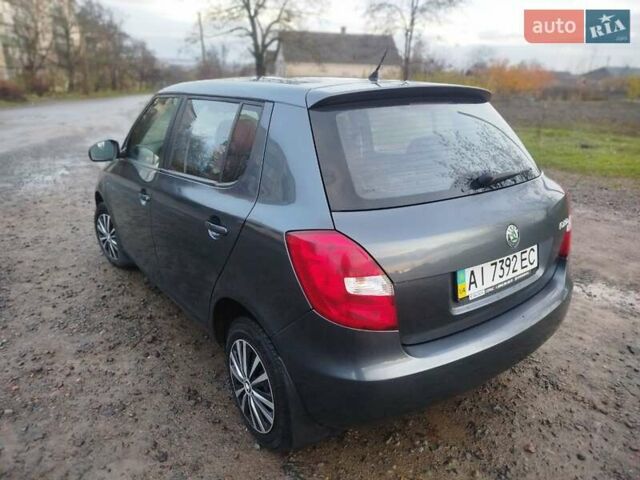 Серый Шкода Фабия, объемом двигателя 1.2 л и пробегом 143 тыс. км за 4500 $, фото 5 на Automoto.ua