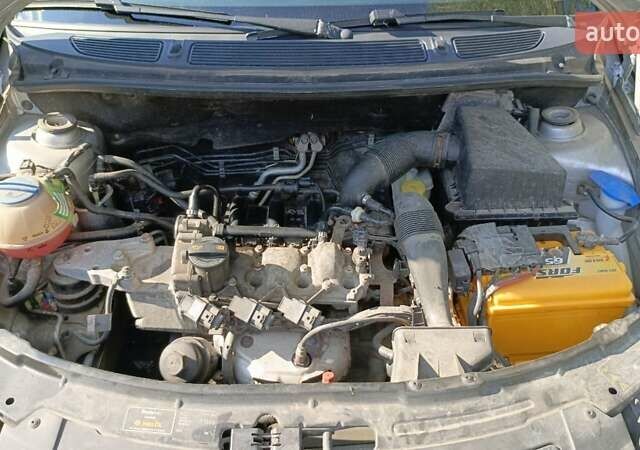 Серый Шкода Фабия, объемом двигателя 1.2 л и пробегом 198 тыс. км за 5500 $, фото 13 на Automoto.ua