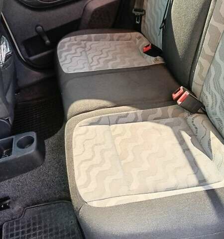 Серый Шкода Фабия, объемом двигателя 1.2 л и пробегом 198 тыс. км за 5500 $, фото 9 на Automoto.ua