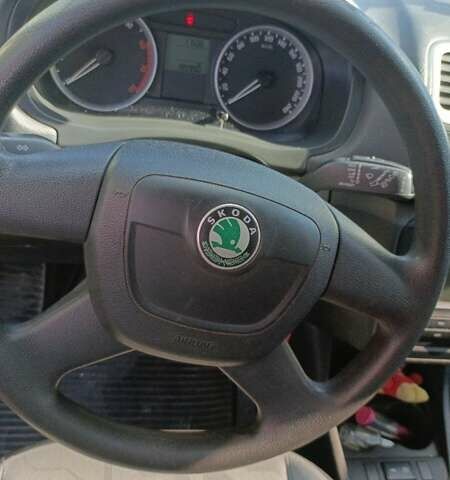 Серый Шкода Фабия, объемом двигателя 1.2 л и пробегом 198 тыс. км за 5500 $, фото 5 на Automoto.ua